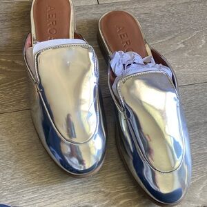 Aerosoles Silver Metallic Slip on Shoes Brand New Never Worn Womens Size 8